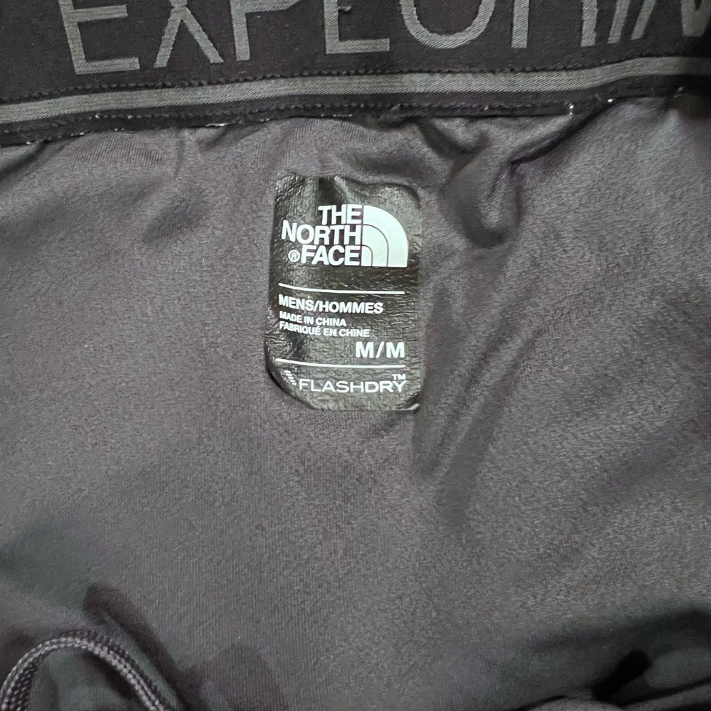 Men’s North Face Shorts - Picture 5 of 5